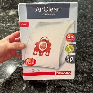 Miele AirClean 3D Efficiency Vacuum Bags - White and Red
